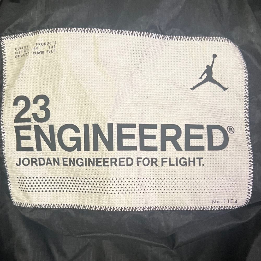Nike Black Windbreaker Jacket L - packs super small